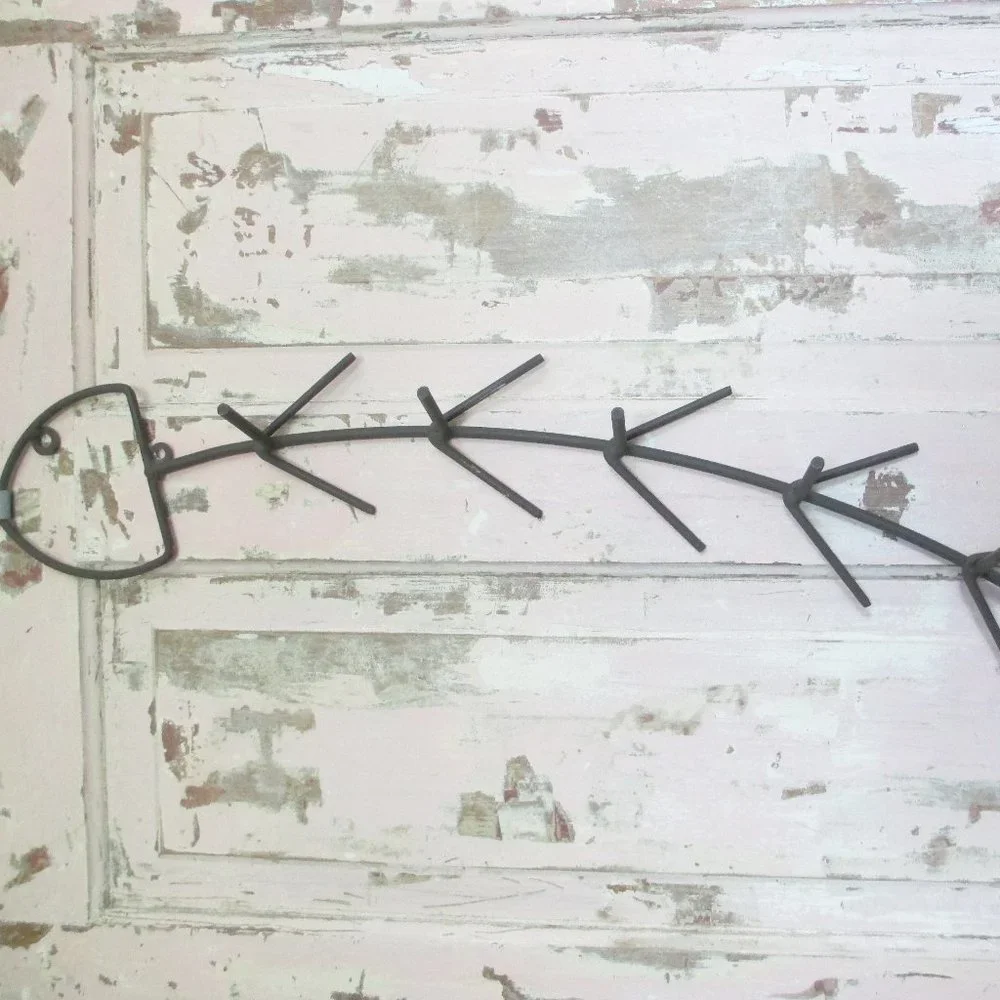 RUSTIC WROUGHT IRON COAT HOOK WALL RACK
